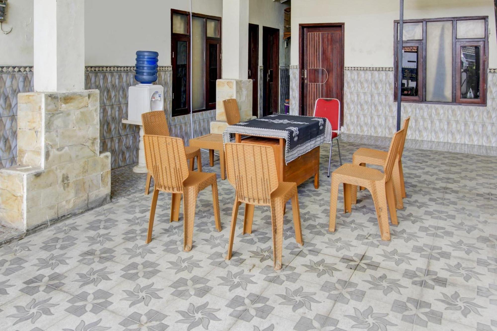 קדירי Oyo 90725 Zeevanna Guest House Syariah מראה חיצוני תמונה